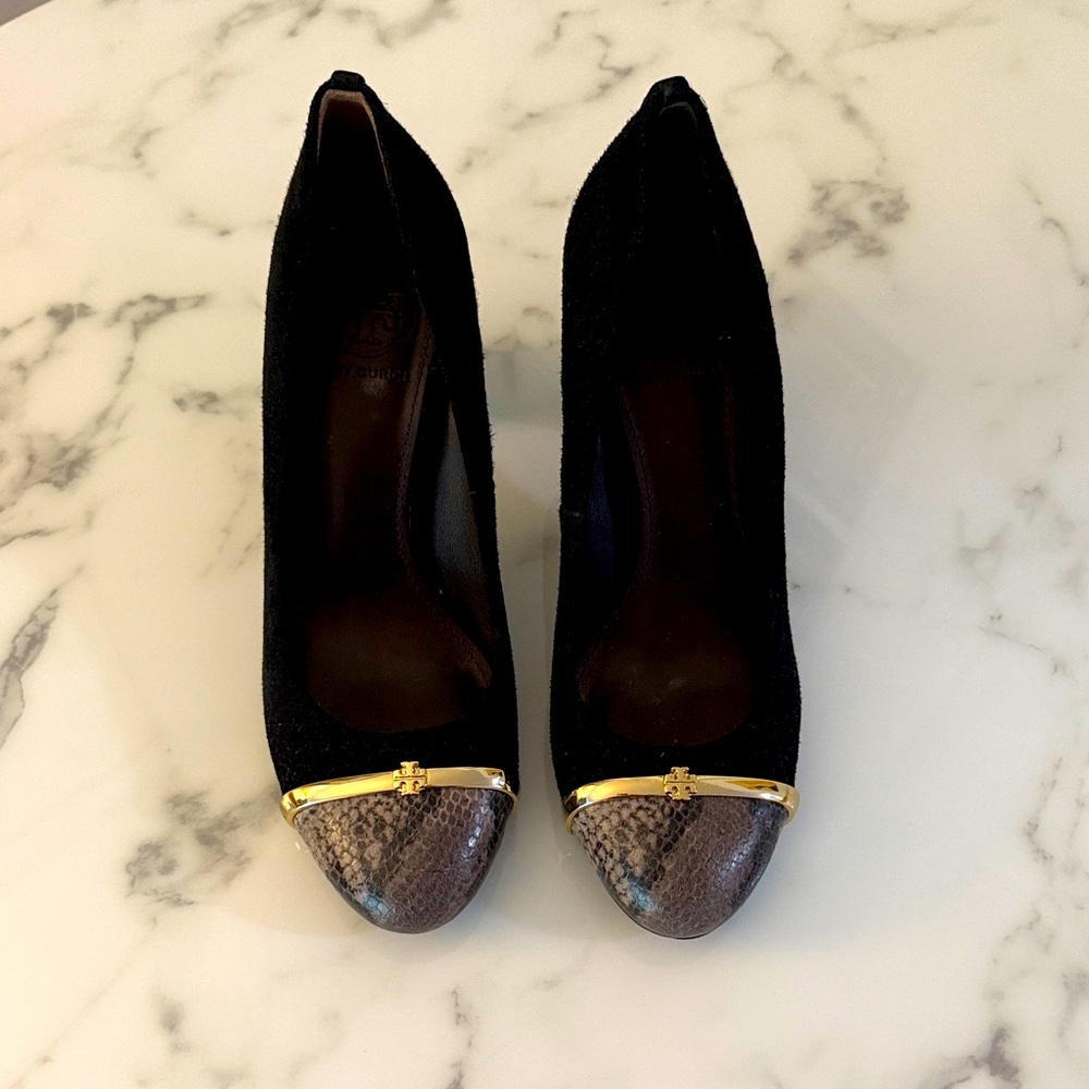 Tory Burch 3” classic pump Black and Gold
